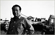 正在采访冲绳的冈本太郎Okamoto in Fukuoka 1959年